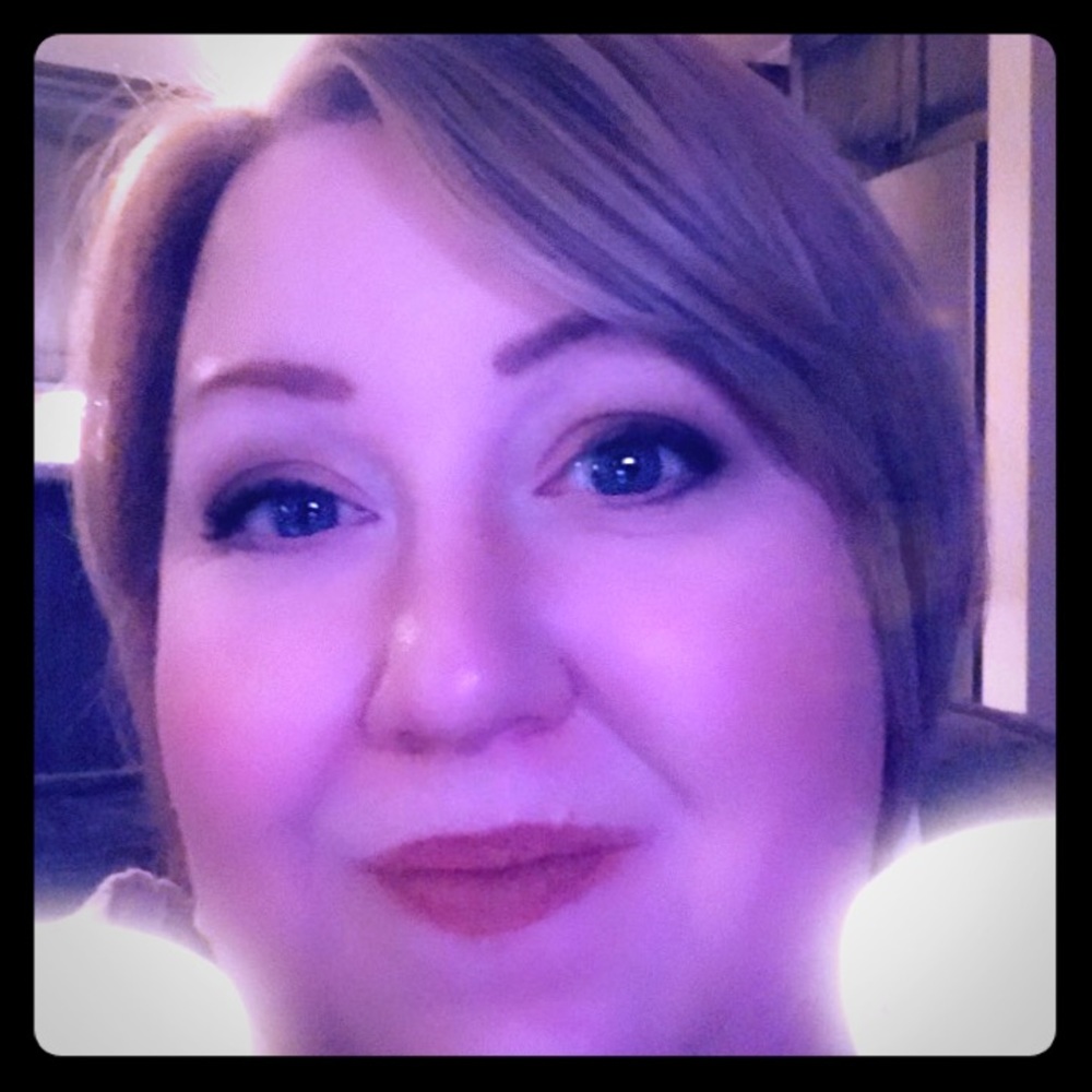 Meet your Posher, Hollie